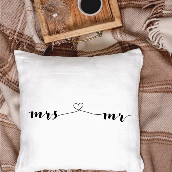 ๐ 2 for $24๐ GRAPHIC MR & MRS PILLOW COVER - Picture 3 of 3